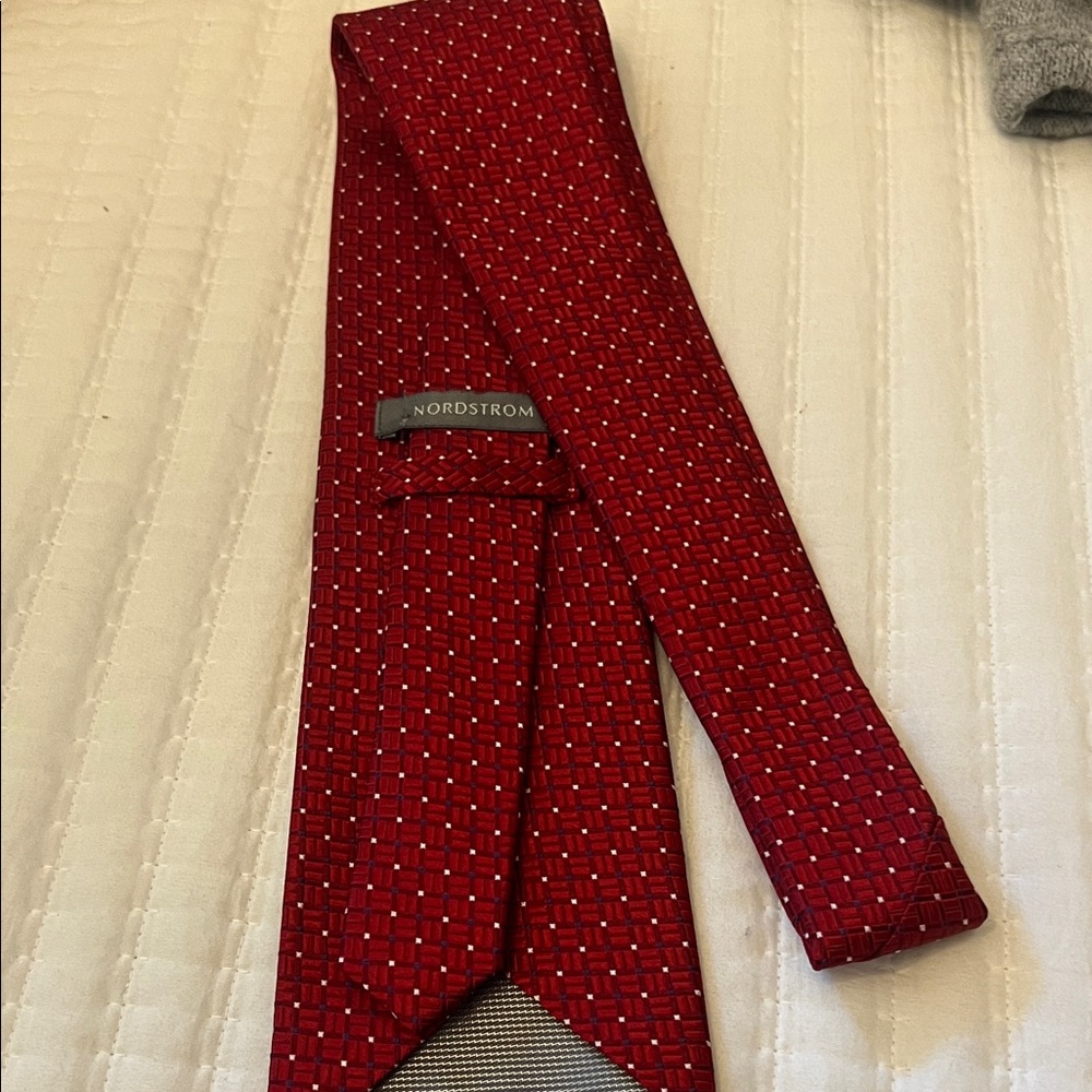 Classic Red Men's Woven Pattern Tie